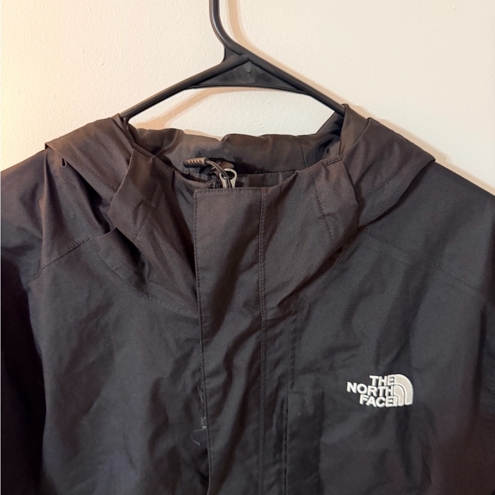 The North Face Men's Classic Black Rain Jacket - Picture 7 of 8